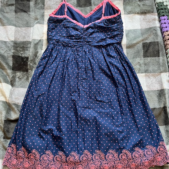 Vintage guess dress. Navy blue and pink polka dot dress from guess. Size 3. - Picture 3 of 4